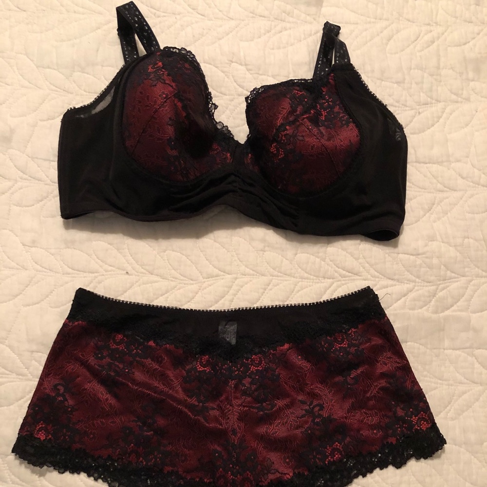 Modern Movement Lingerie Set